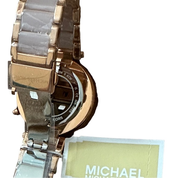 Michael Kors Watch - Picture 7 of 8